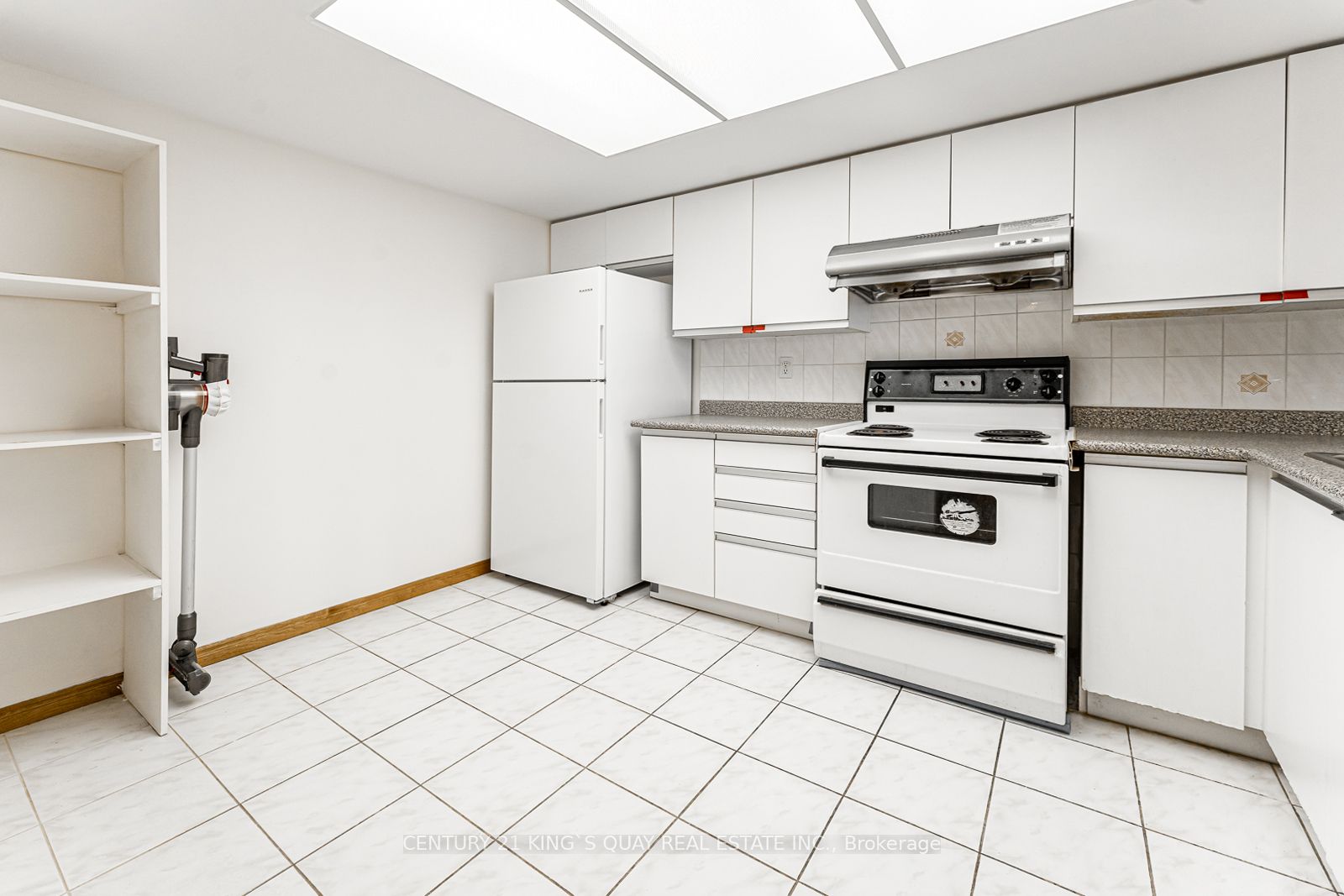 350 Alton Towers Circle, #401