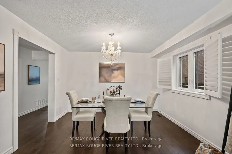 31 Kerrison Drive W