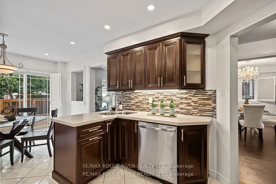 31 Kerrison Drive W