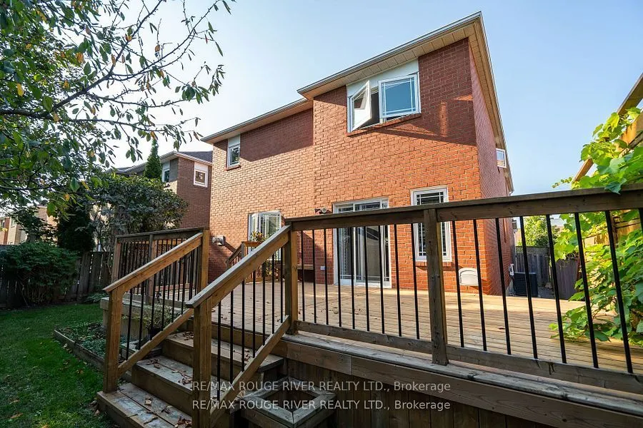 31 Kerrison Drive W