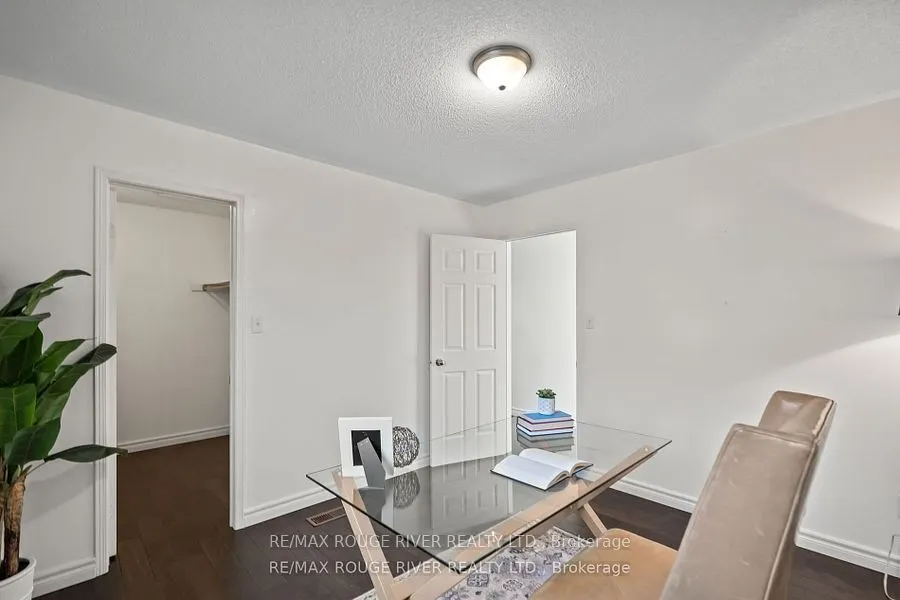 31 Kerrison Drive W