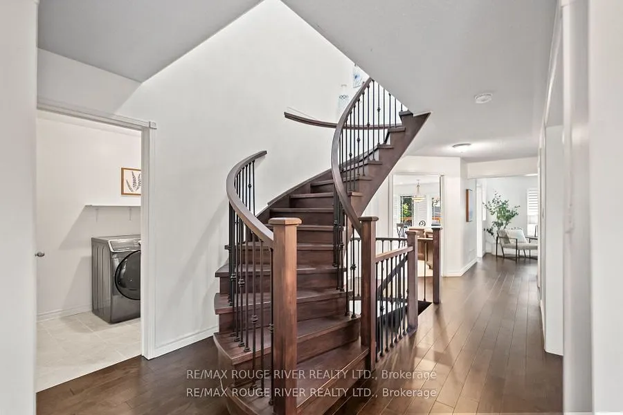 31 Kerrison Drive W