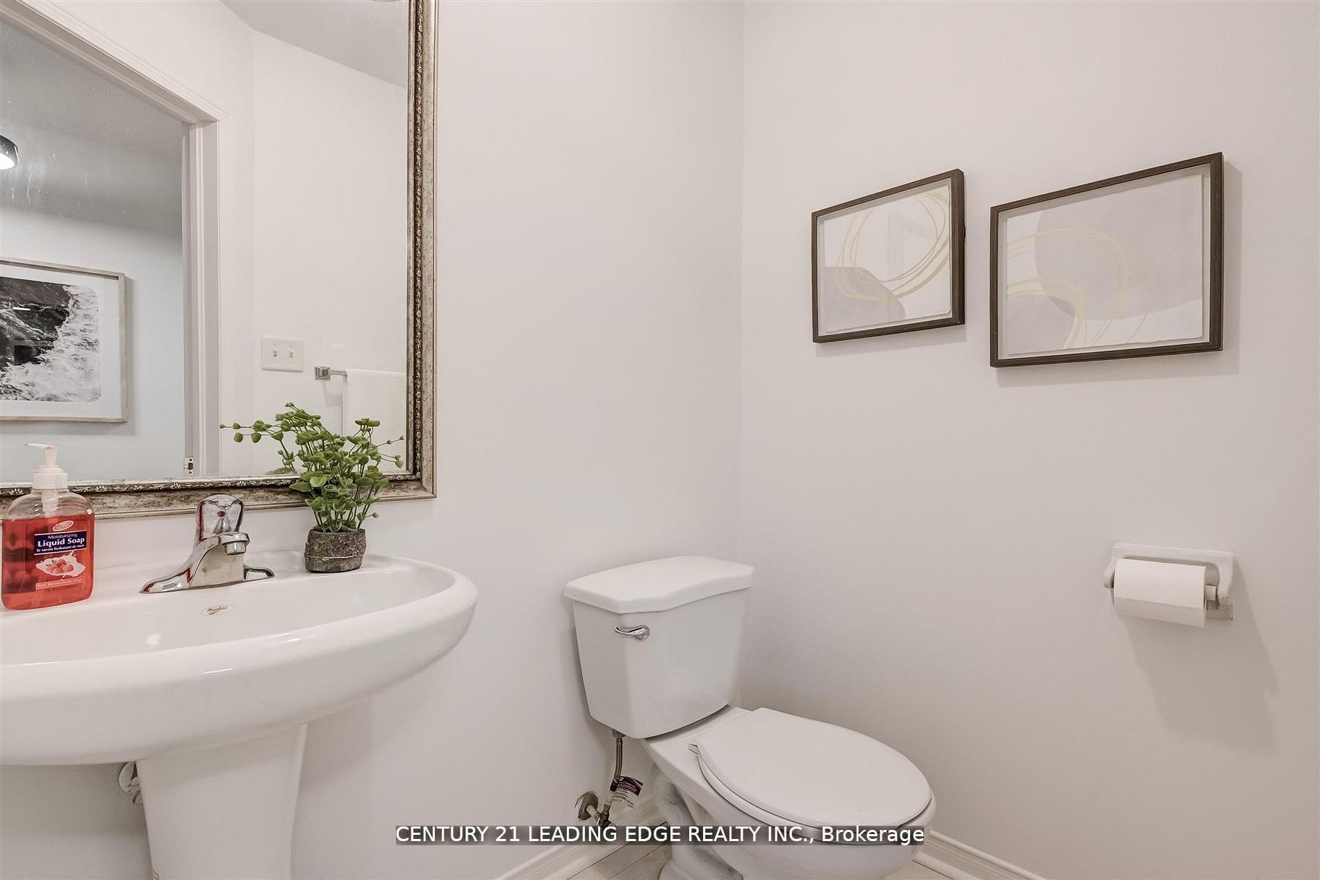 215 Andona Crescent