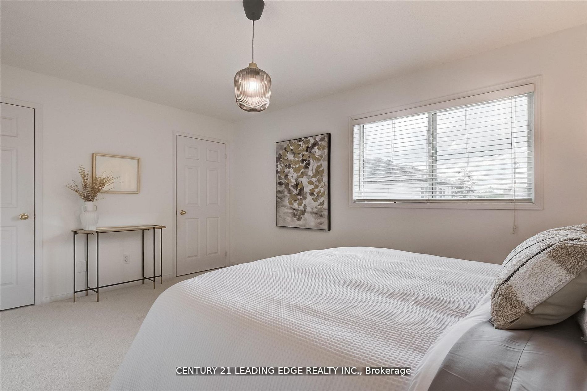 215 Andona Crescent