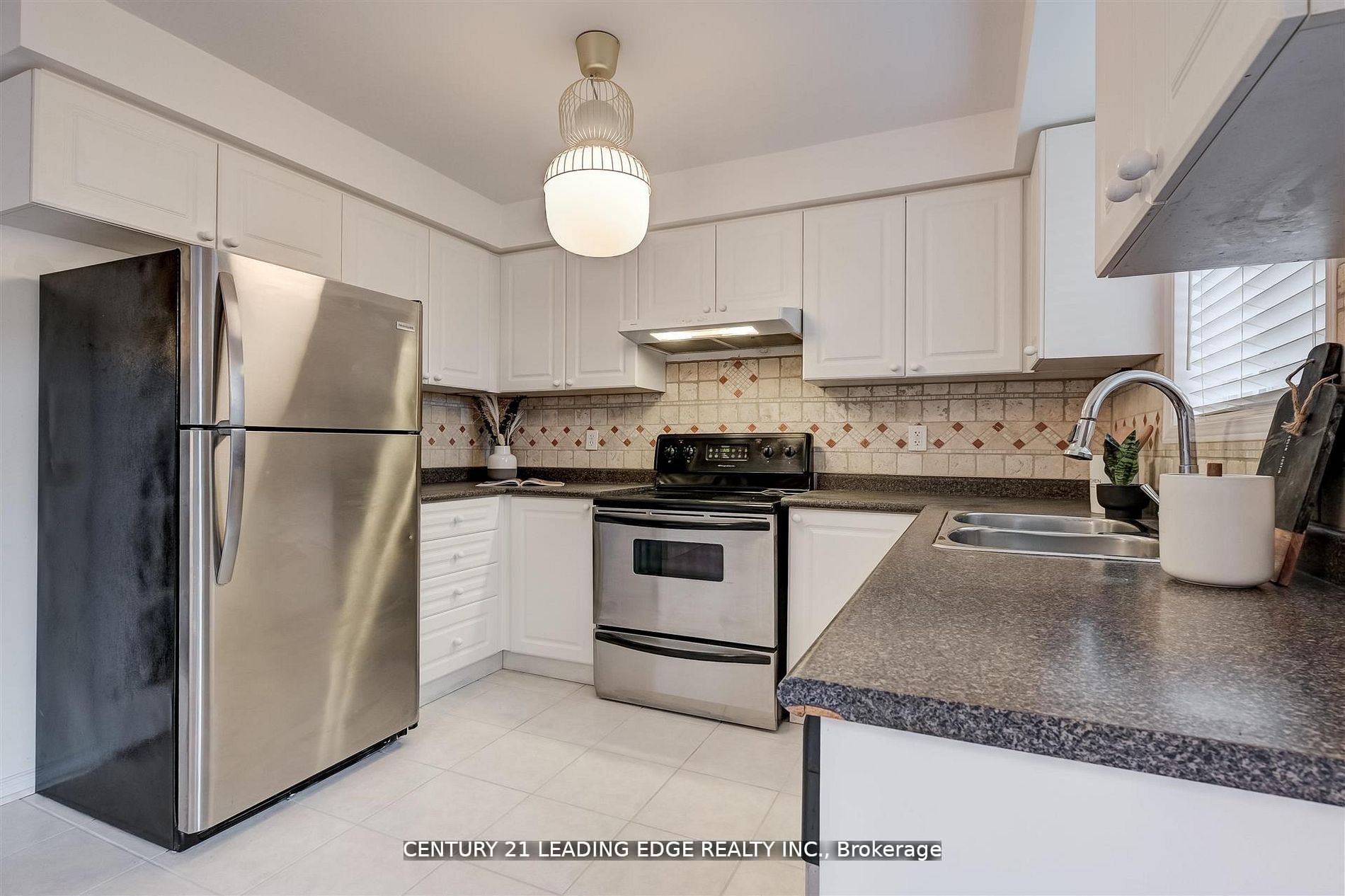 215 Andona Crescent
