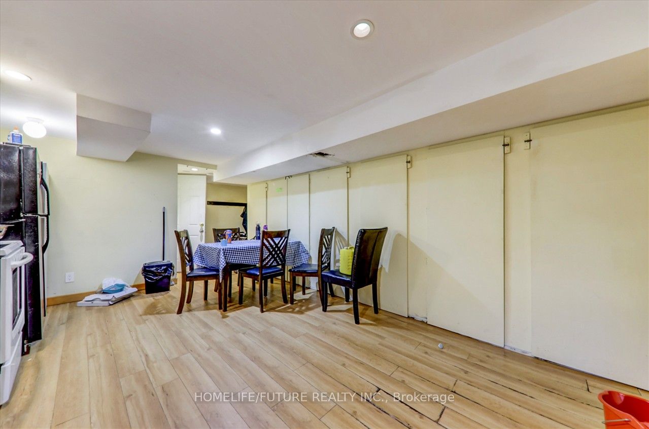 8 Bonacres Avenue