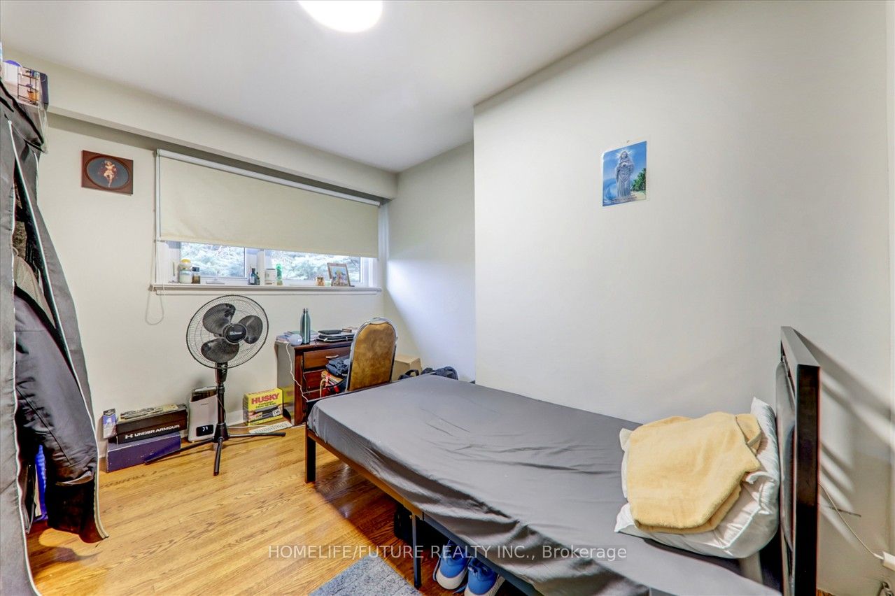 8 Bonacres Avenue