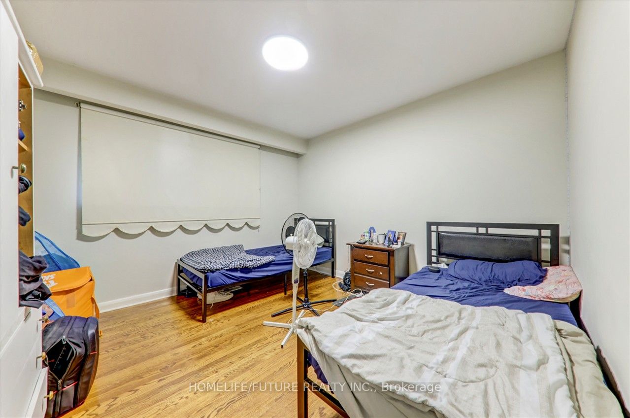 8 Bonacres Avenue