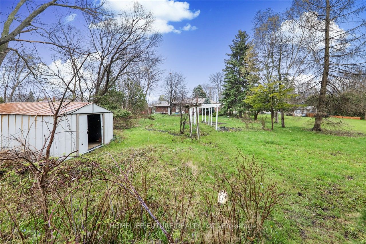 8 Bonacres Avenue