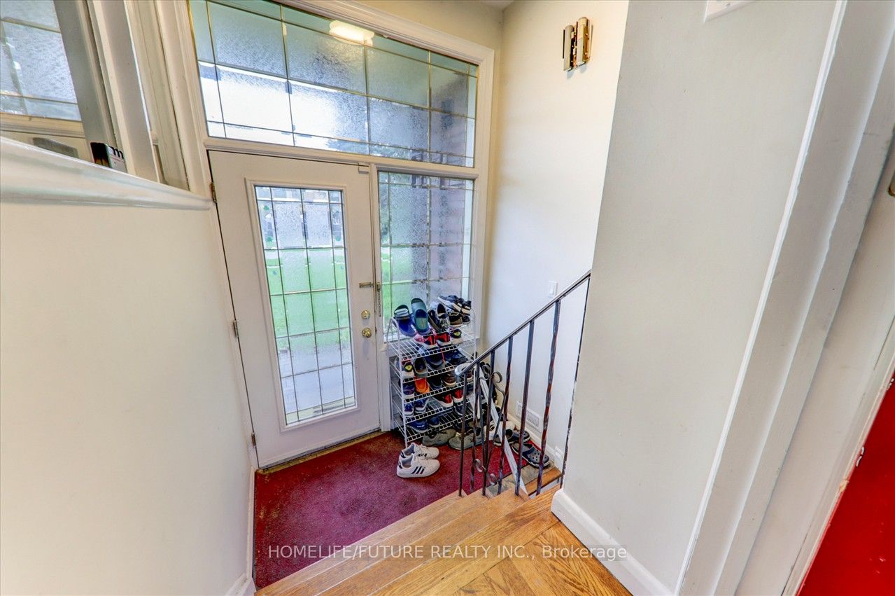 8 Bonacres Avenue