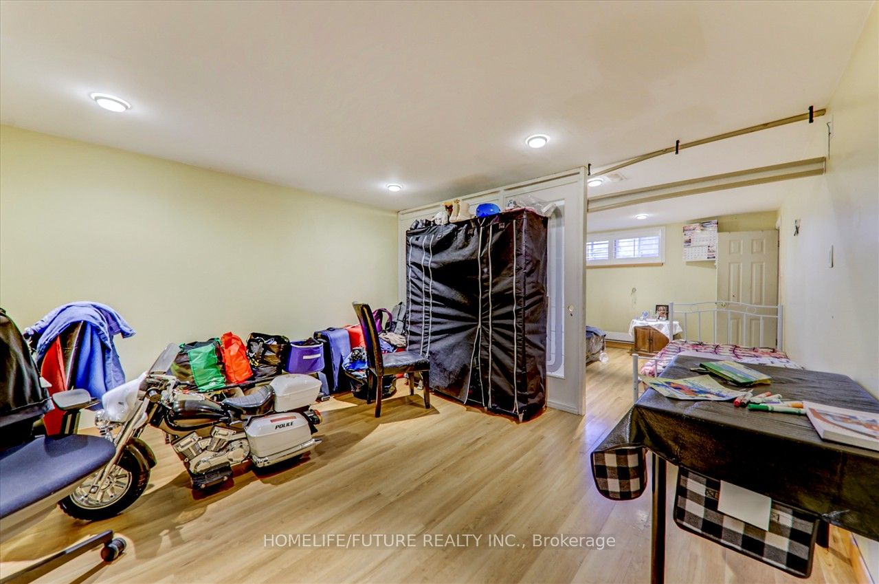 8 Bonacres Avenue