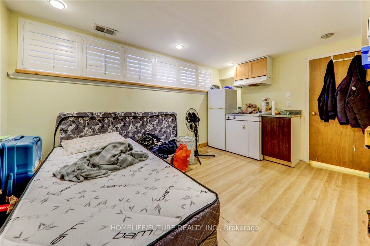 8 Bonacres Avenue