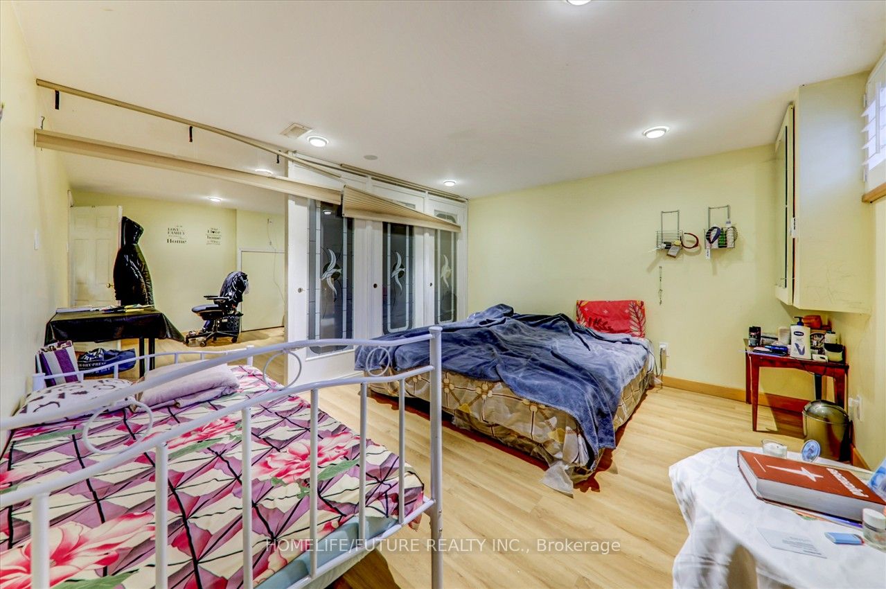 8 Bonacres Avenue