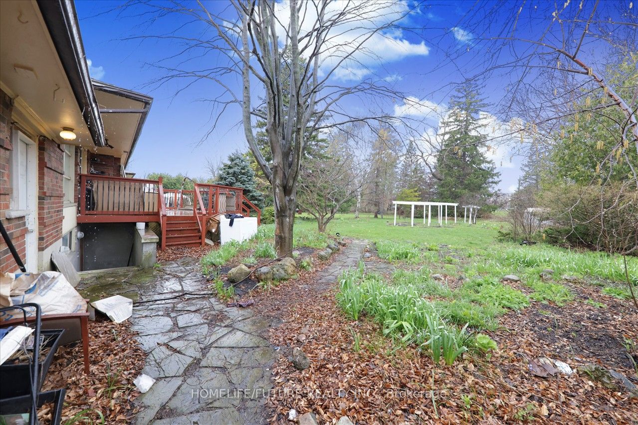 8 Bonacres Avenue