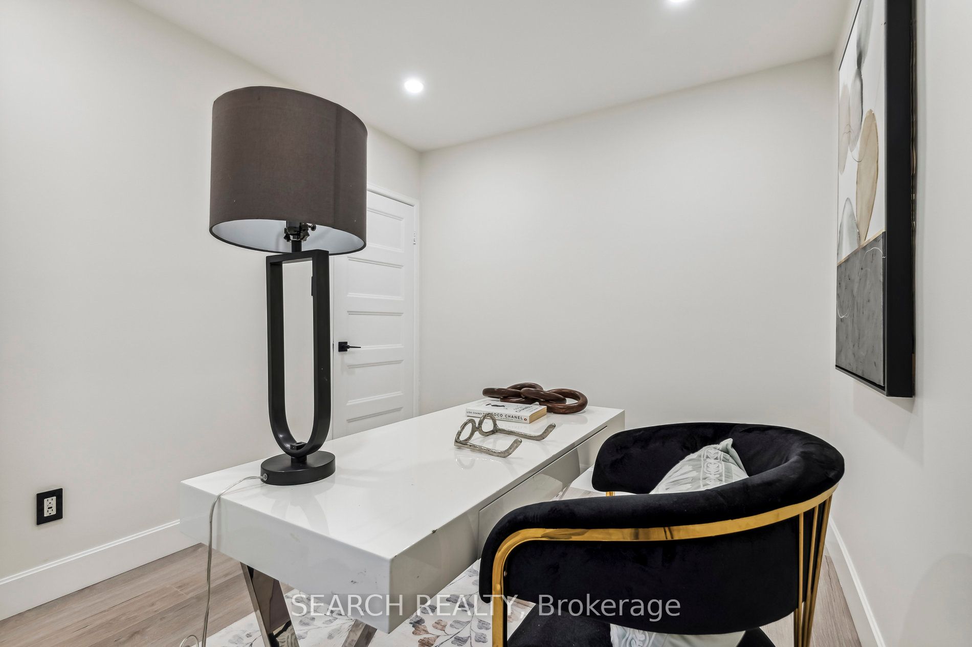 7 Garrick Road