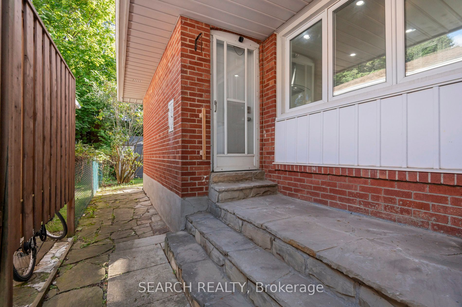 7 Garrick Road