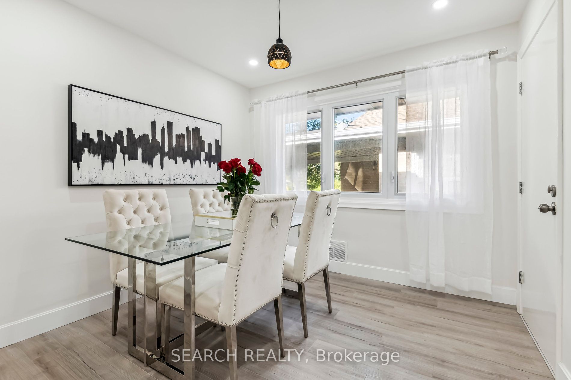 7 Garrick Road