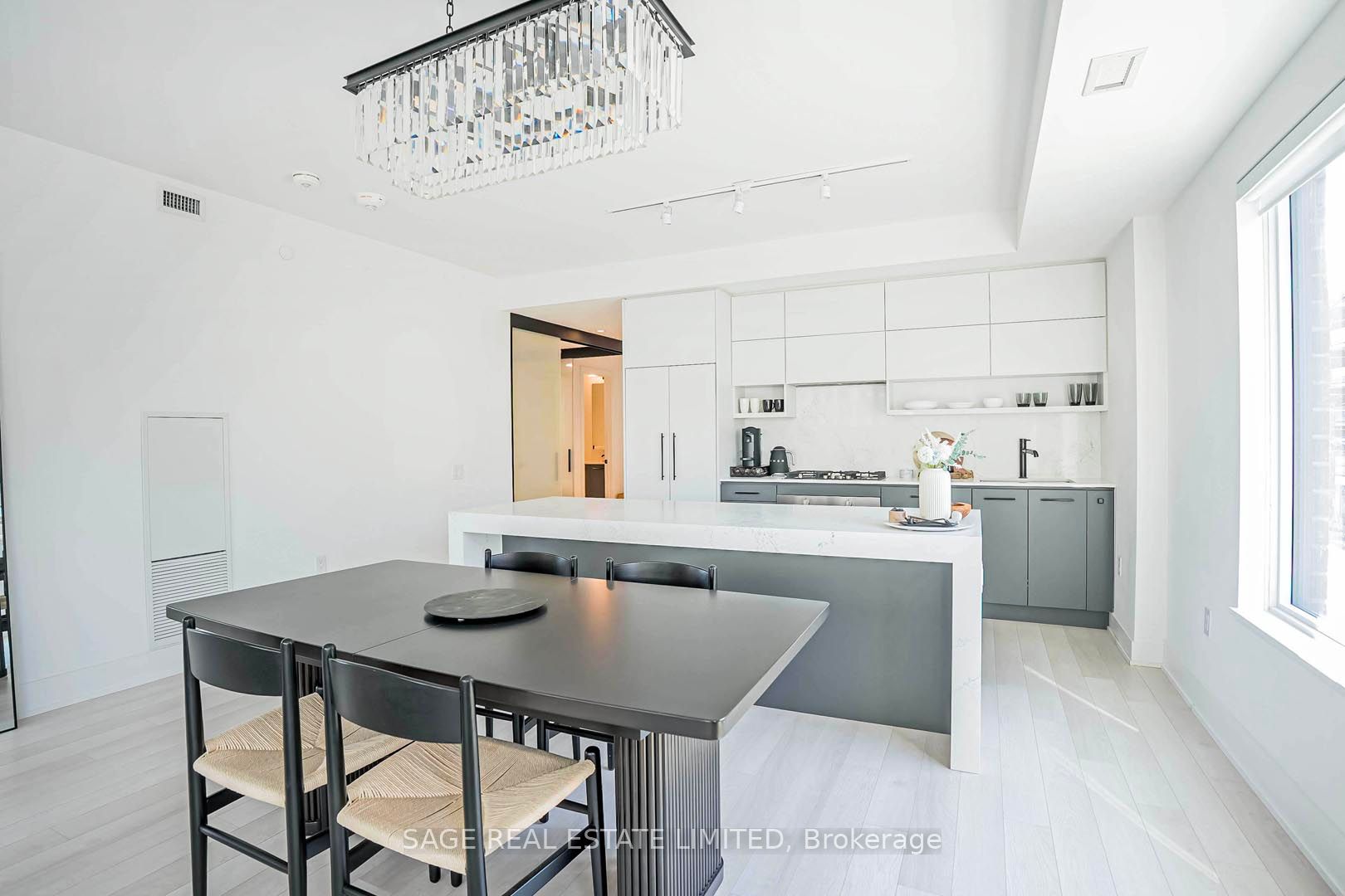 1888 Queen Street E #206