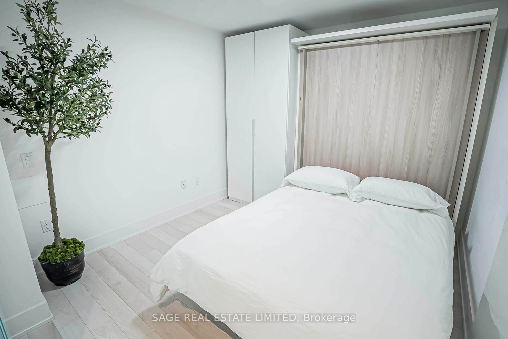 1888 Queen Street E #206
