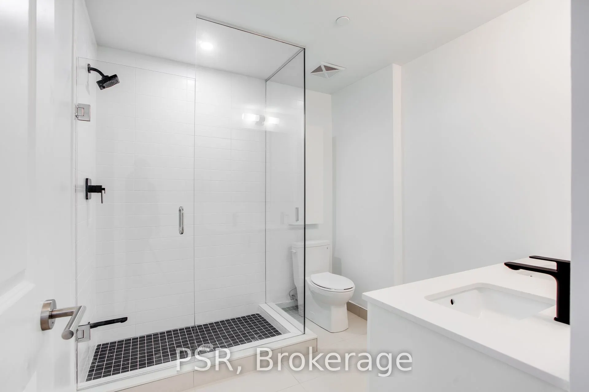 2799 Kingston Road, #Th105