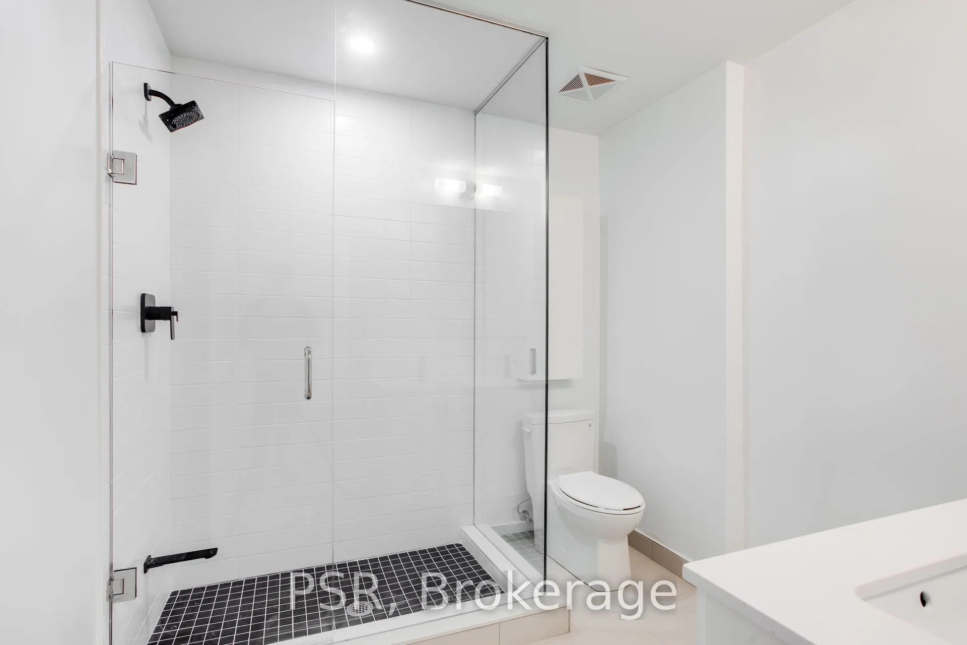 2799 Kingston Road, #Th105