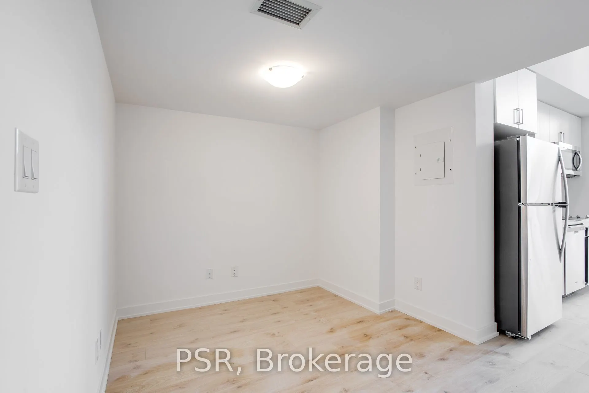 2799 Kingston Road, #Th105