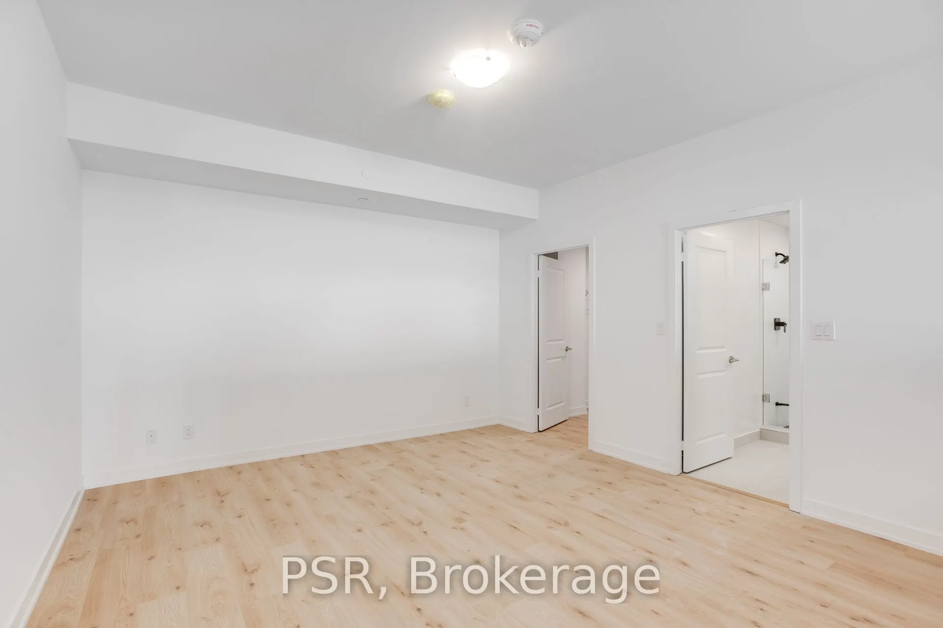 2799 Kingston Road, #Th105