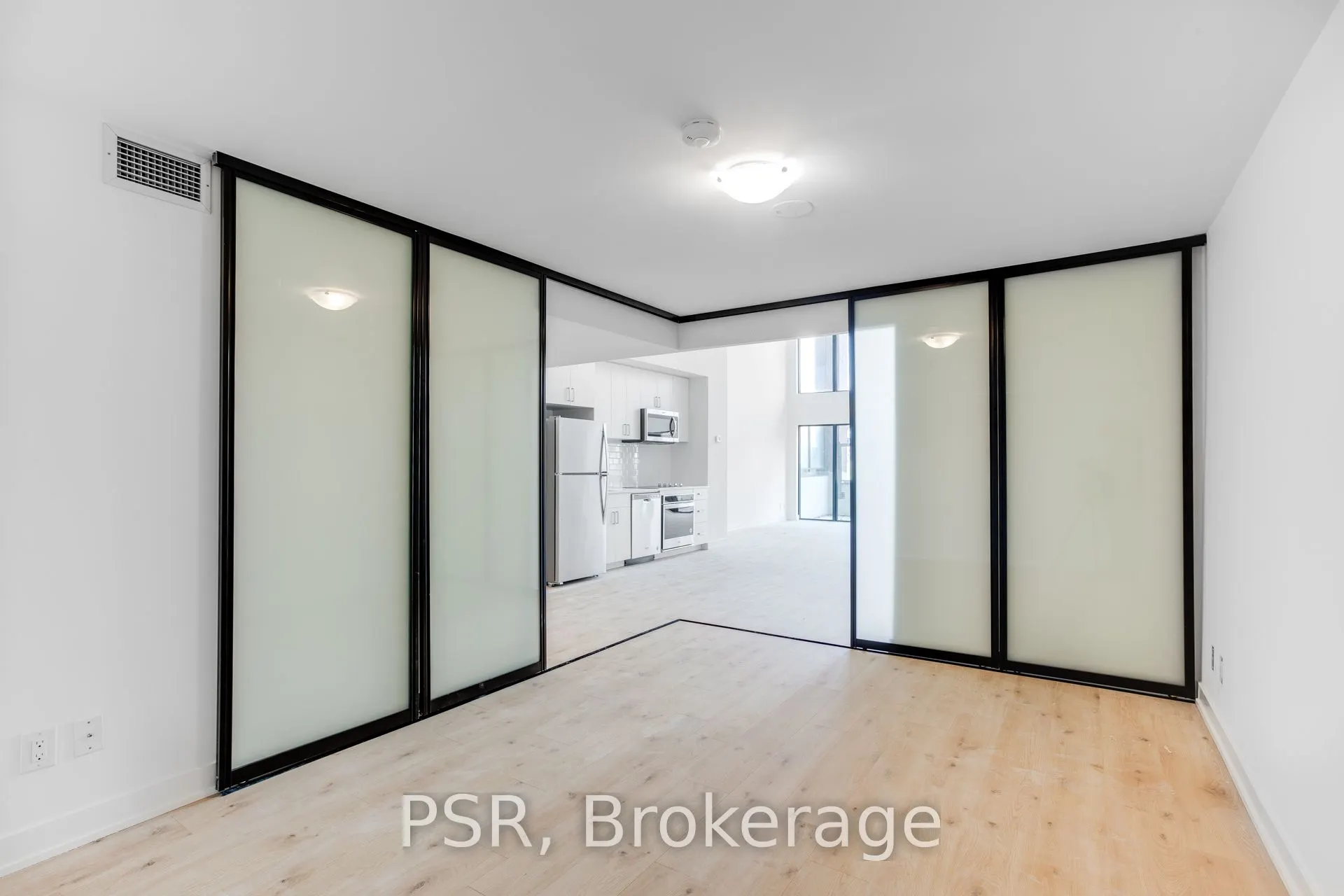2799 Kingston Road, #Th105