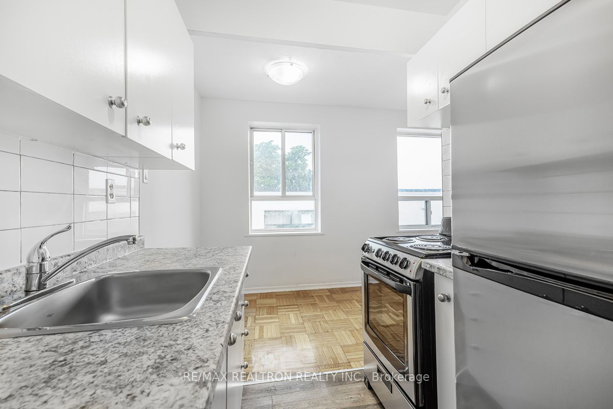 156 Kingston Road, #10
