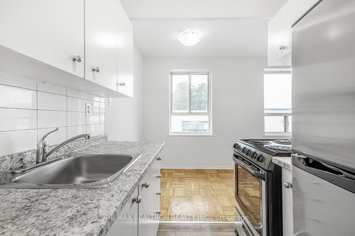 156 Kingston Road, #10