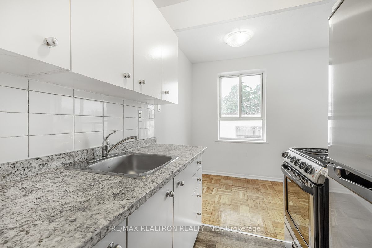 156 Kingston Road, #10