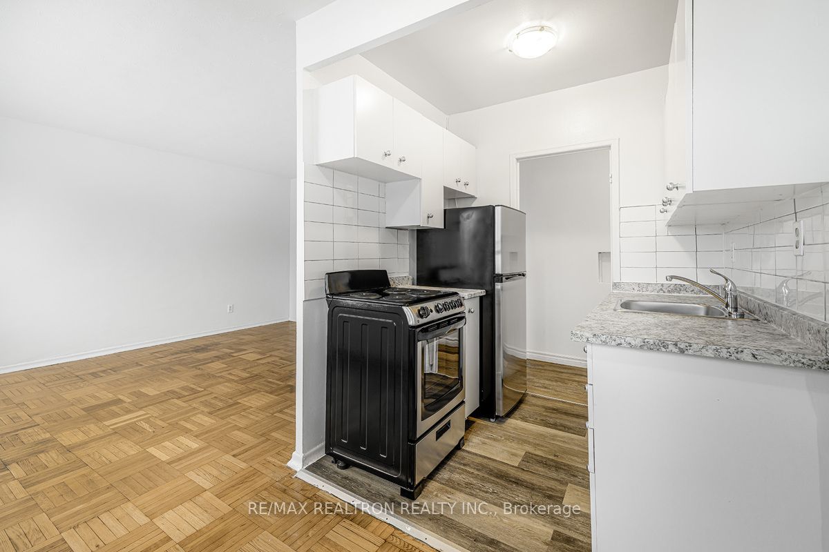 156 Kingston Road, #10