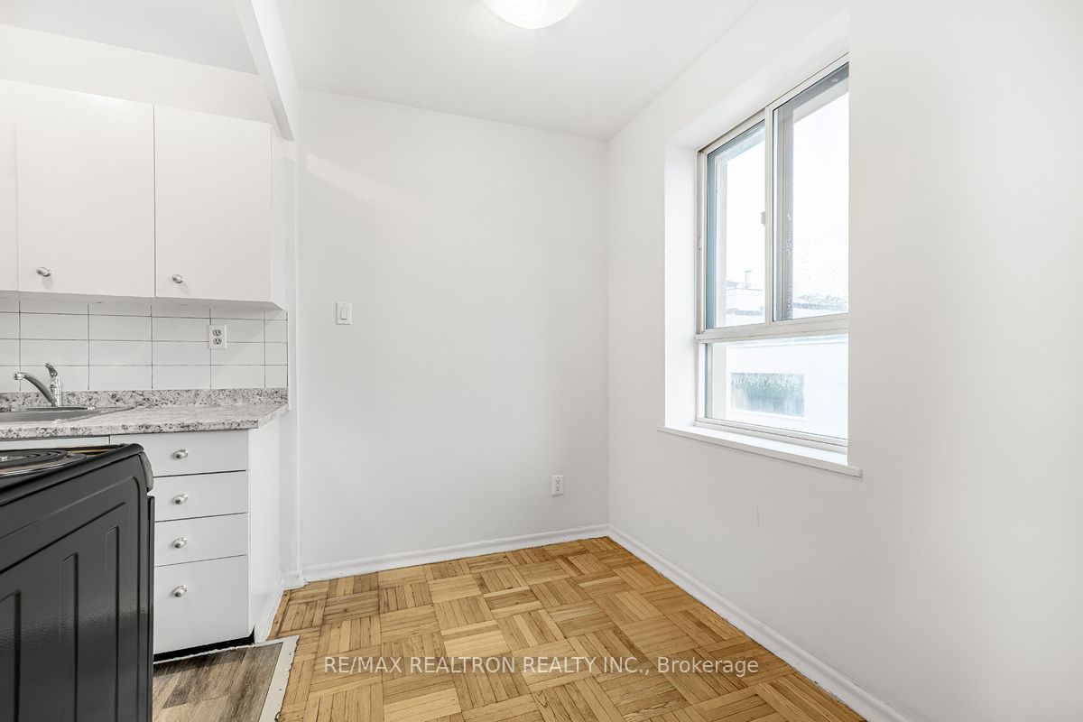156 Kingston Road, #10