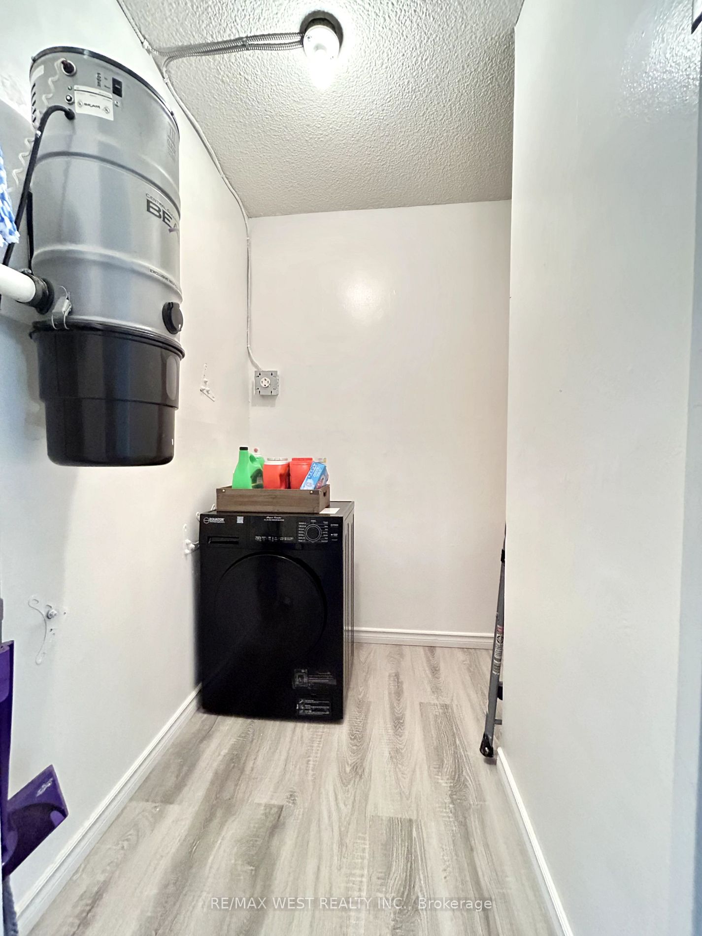 1210 Radom Street, #910