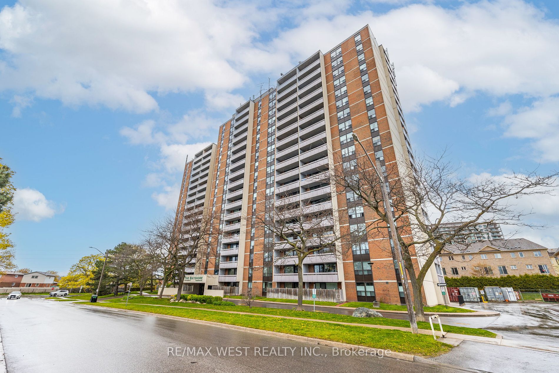 1210 Radom Street, #910