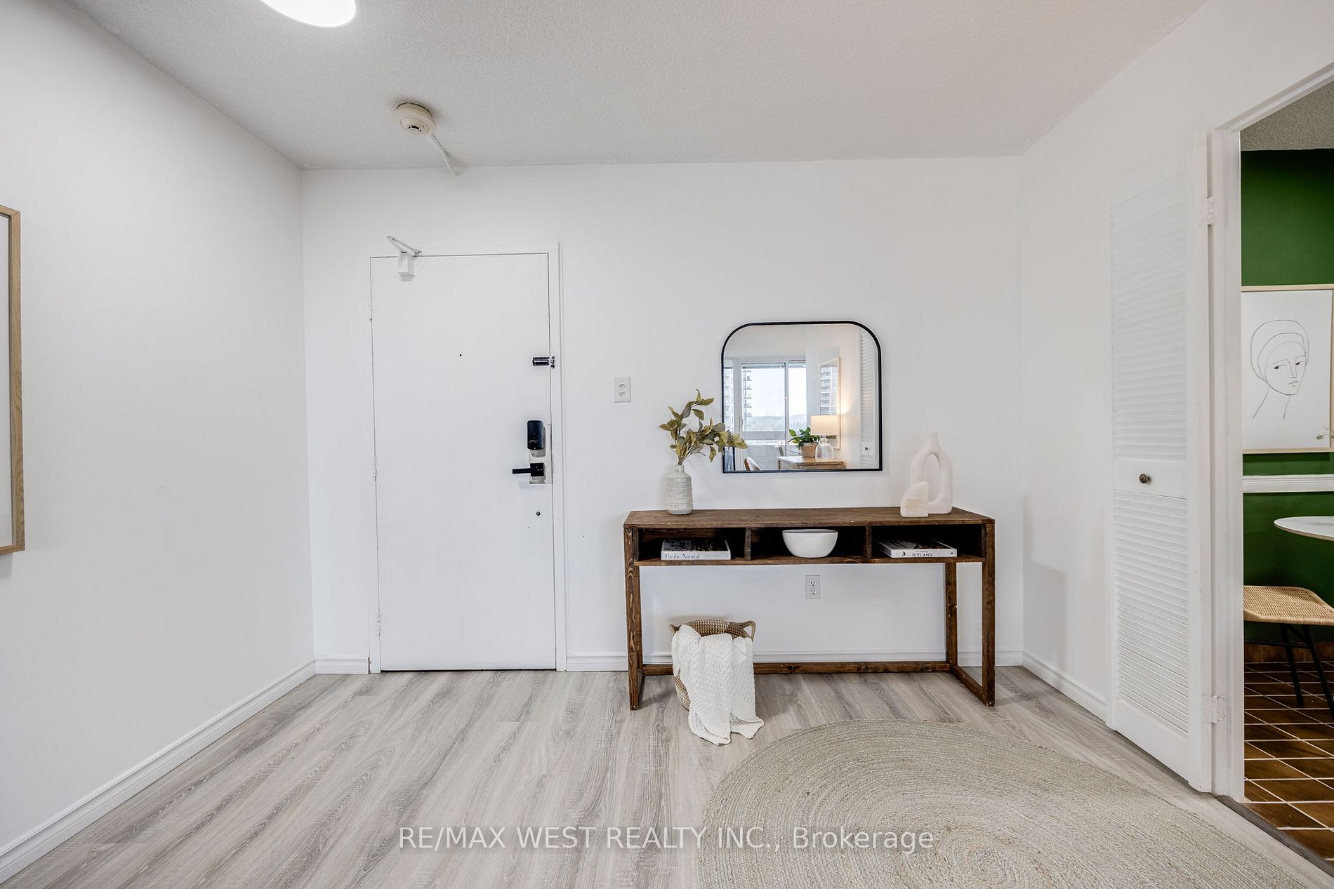 1210 Radom Street, #910