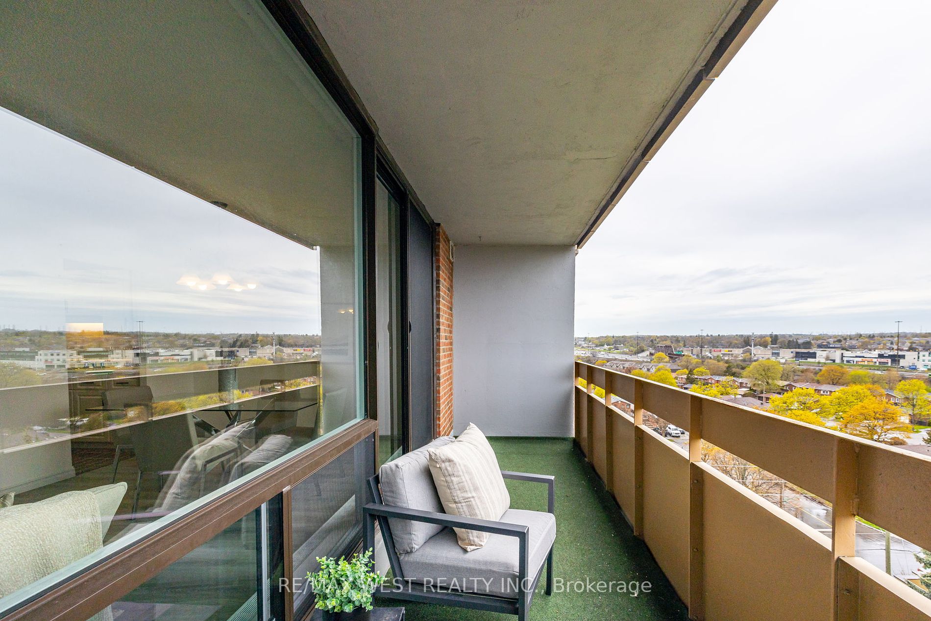 1210 Radom Street, #910