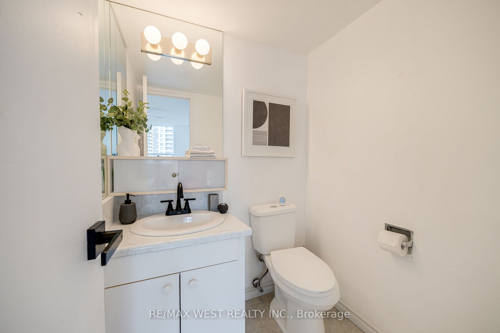 1210 Radom Street, #910
