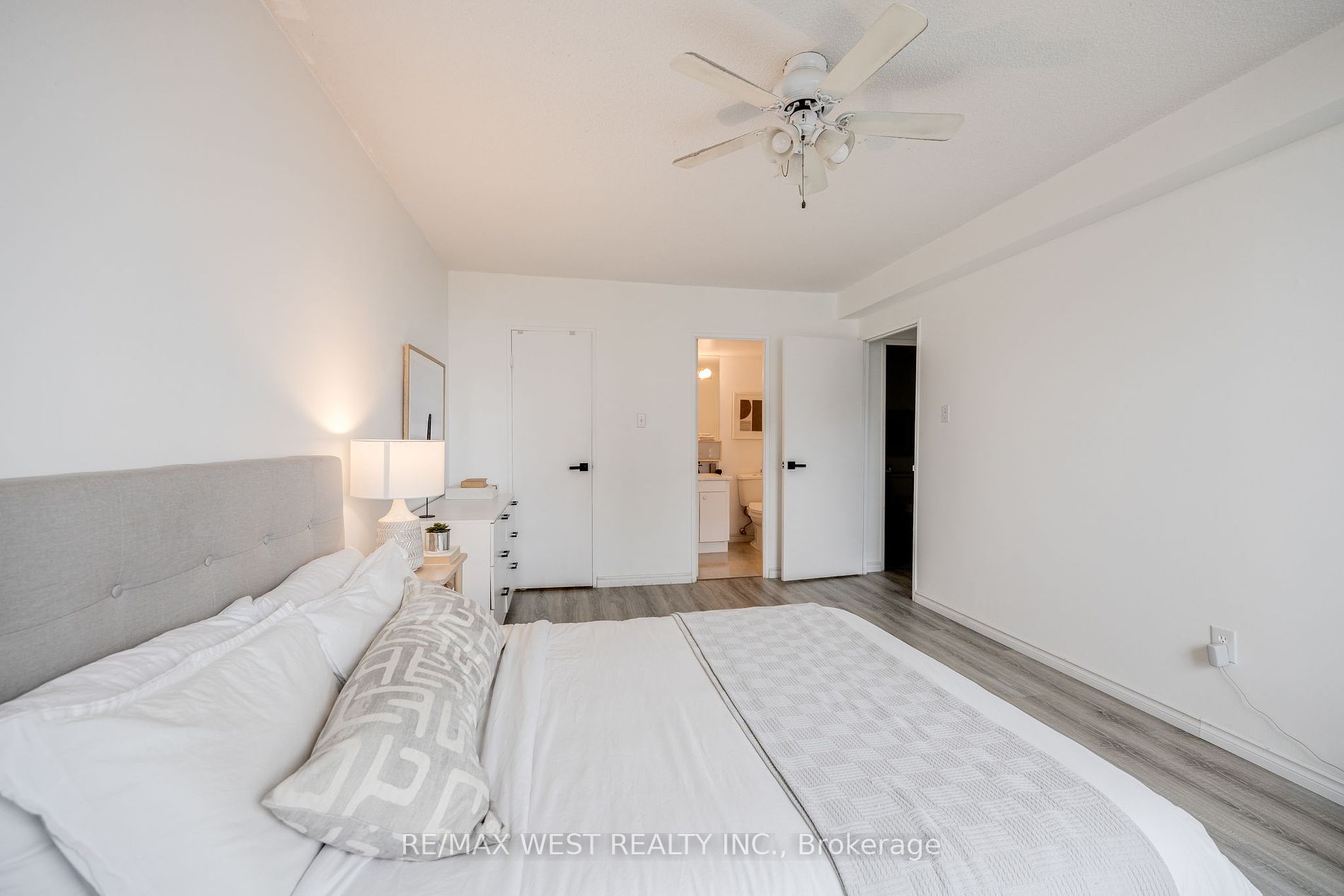 1210 Radom Street, #910