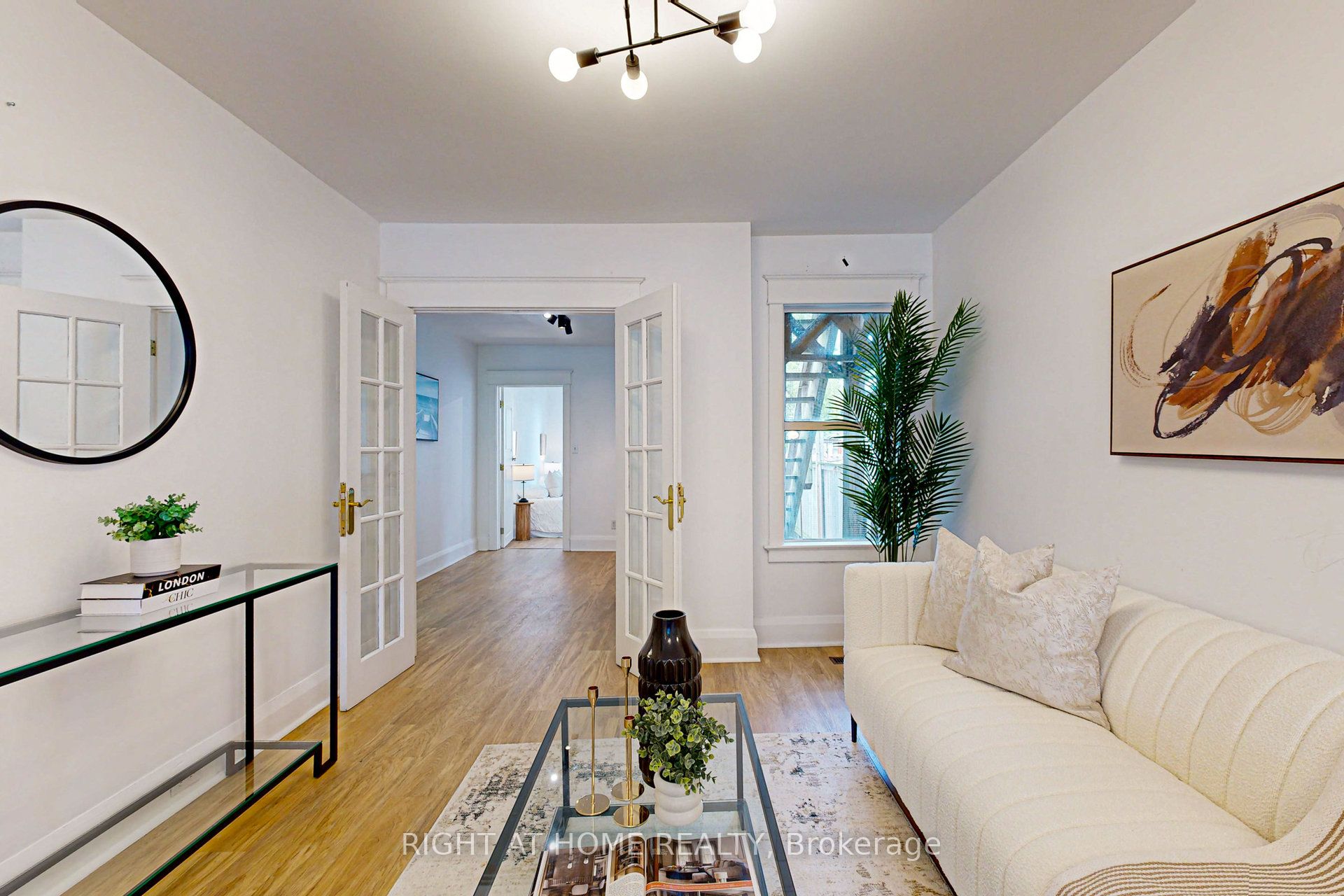 1055 Woodbine Avenue