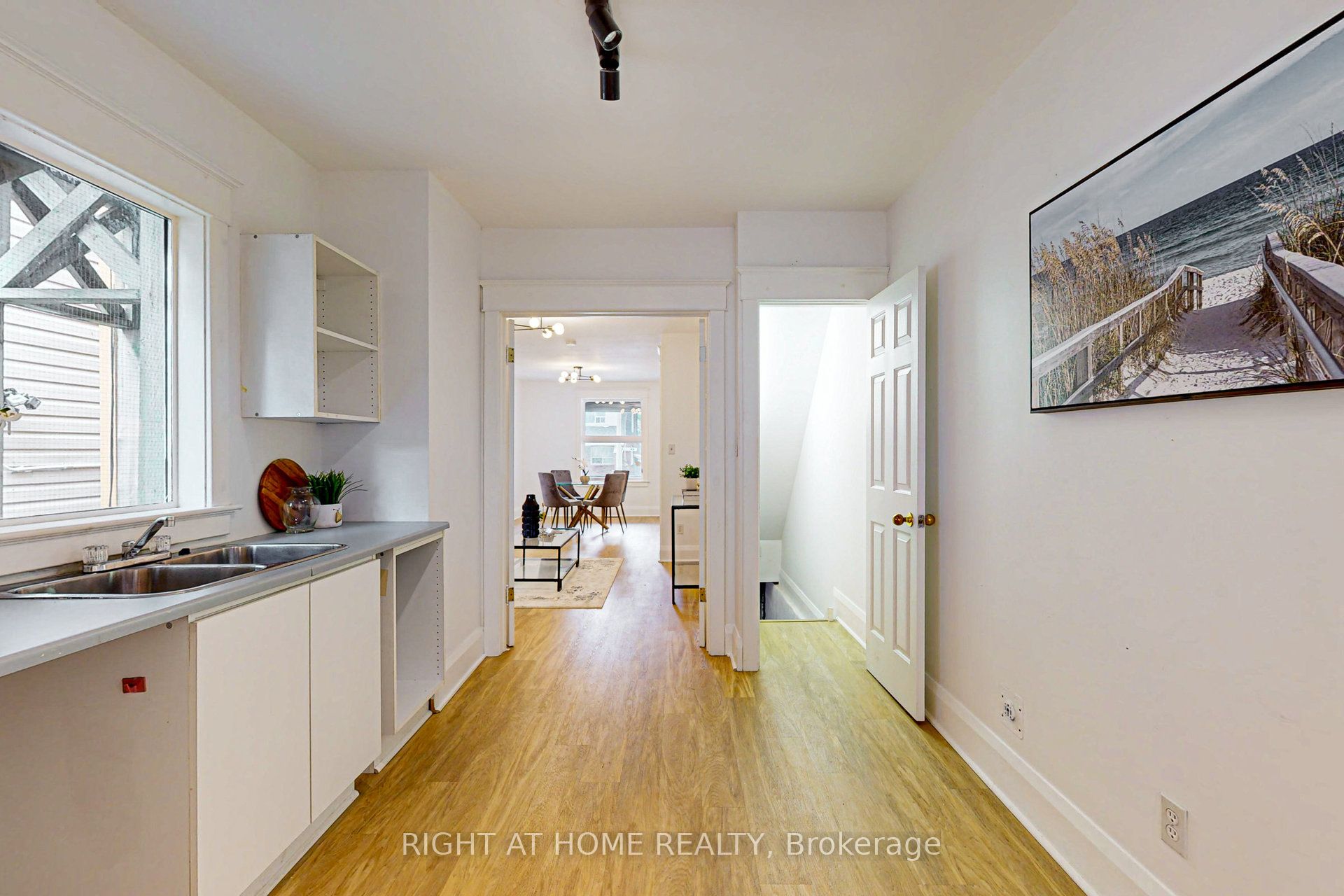1055 Woodbine Avenue