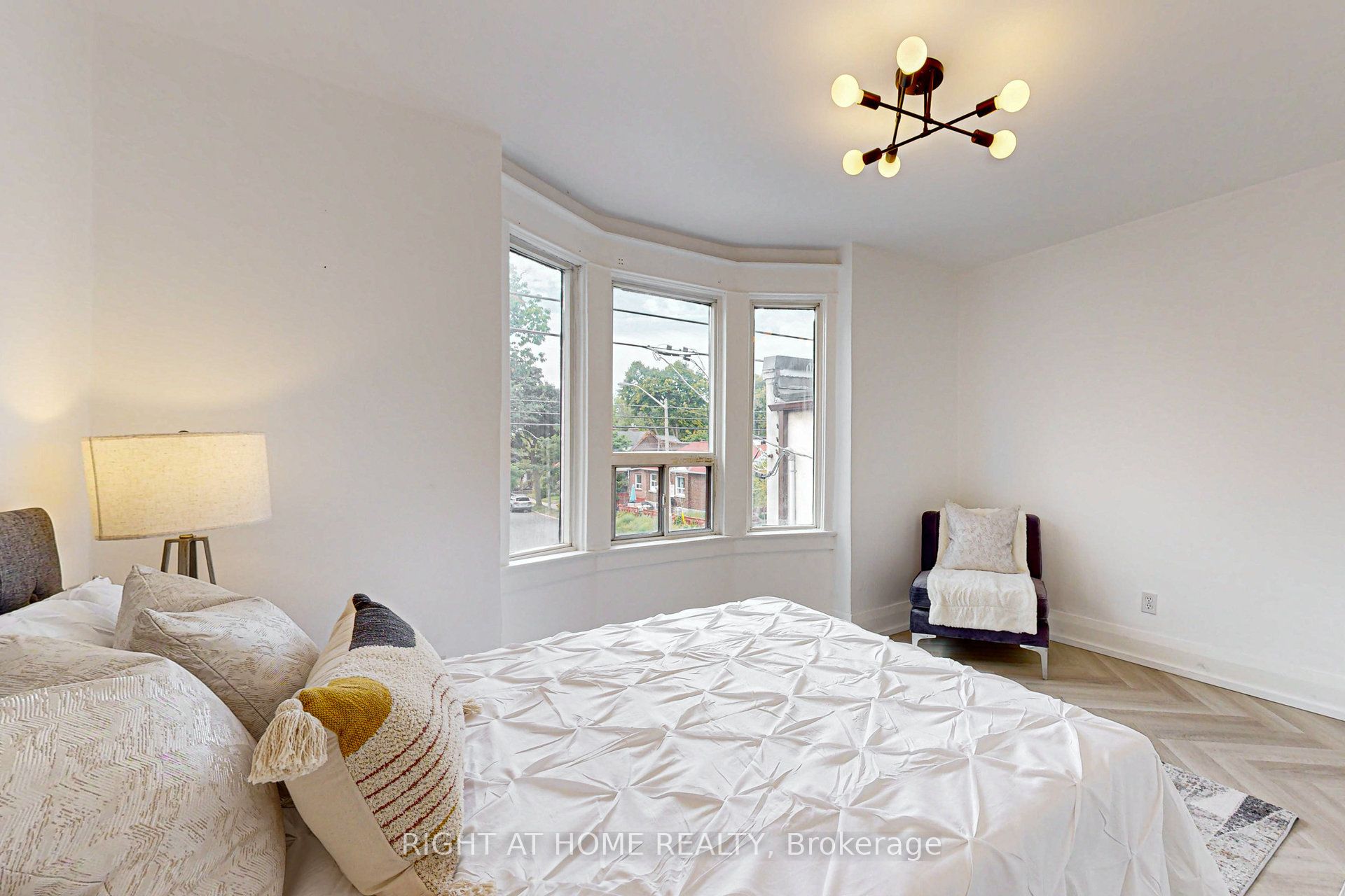 1055 Woodbine Avenue