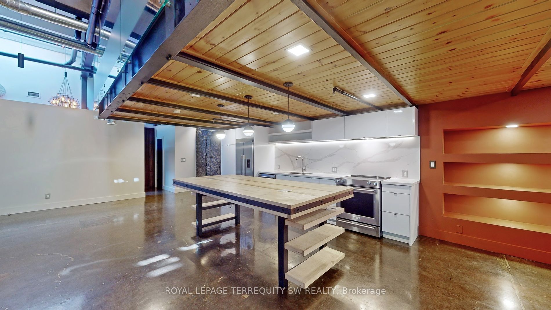 326 Carlaw Avenue #124