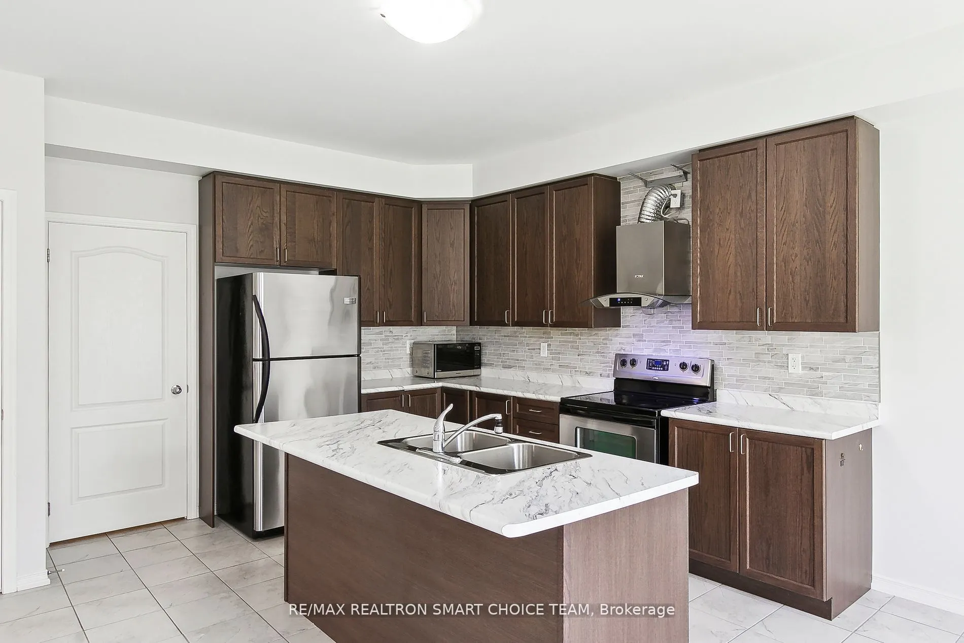 2544 Bandsman Crescent