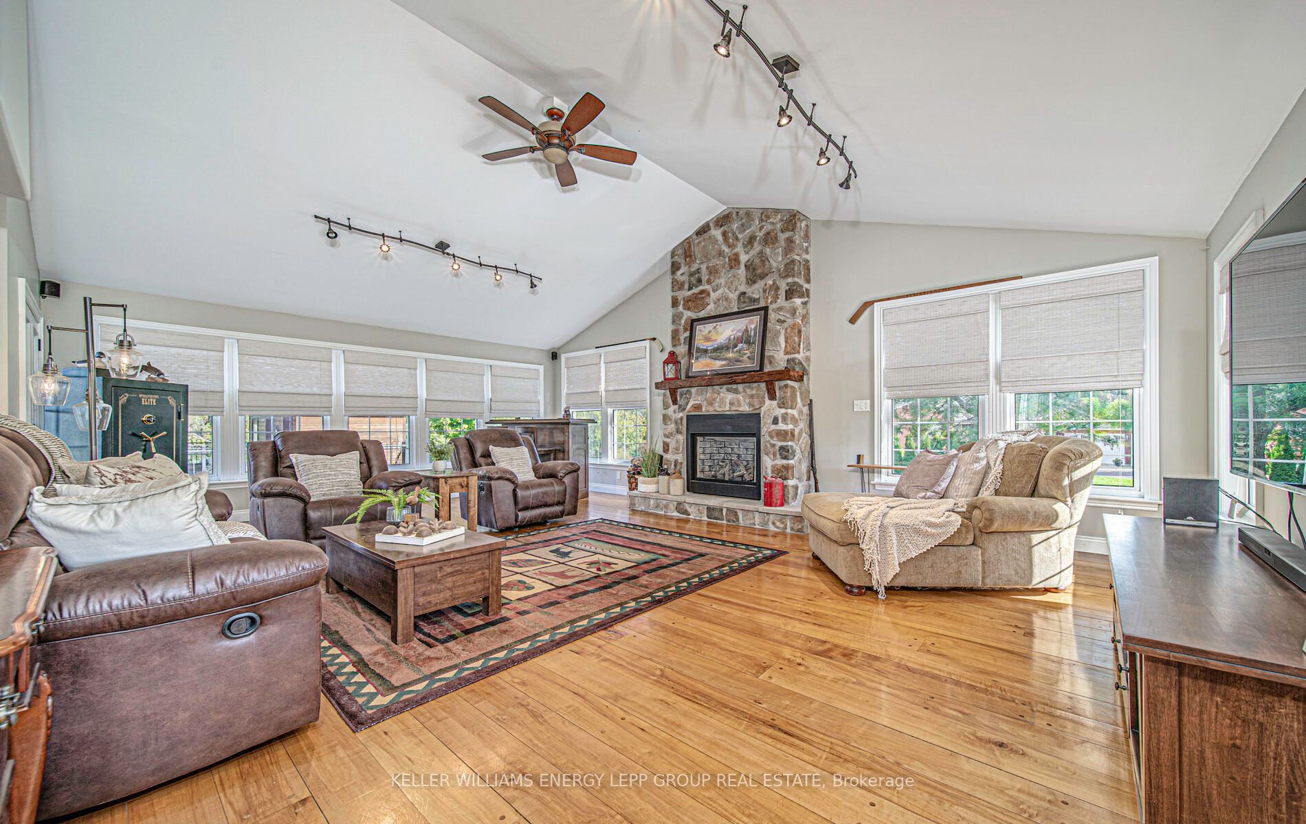 8 Sunny Ridge Trail
