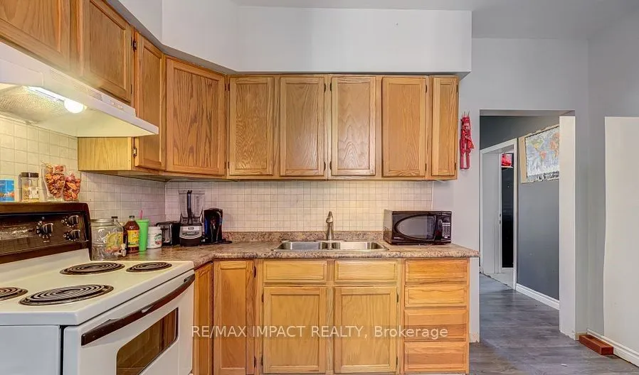 137 Elgin Street E