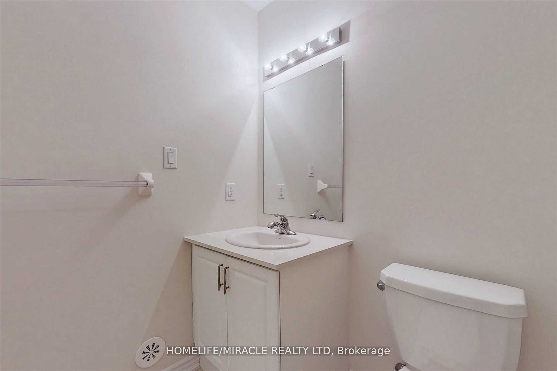 470 Beresford Path, #14