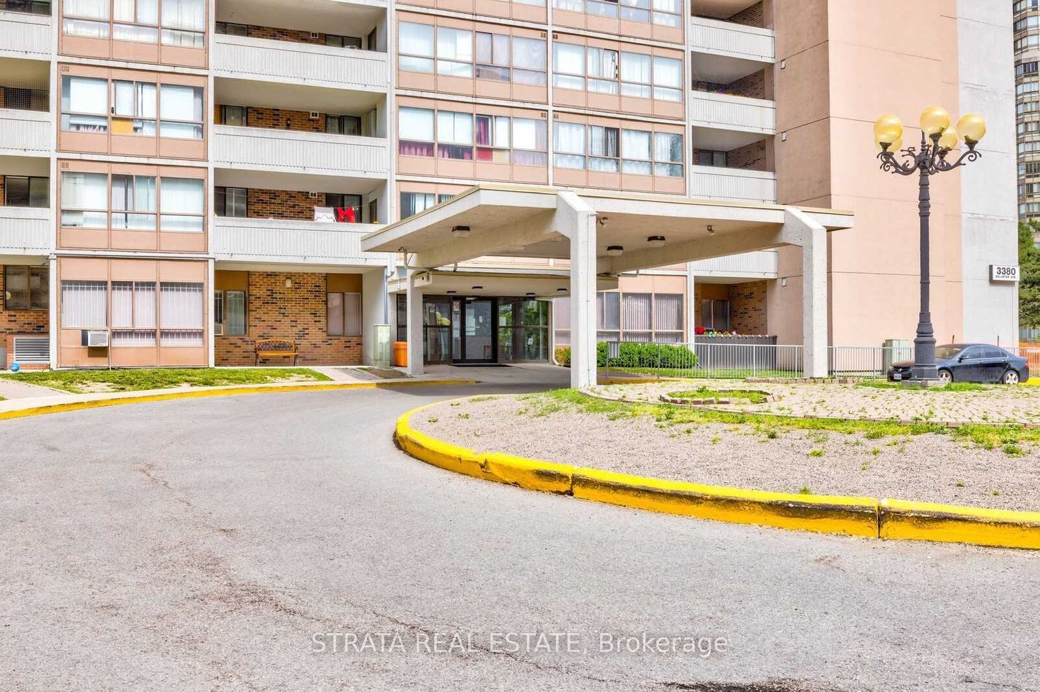 3380 Eglinton Avenue E, #906