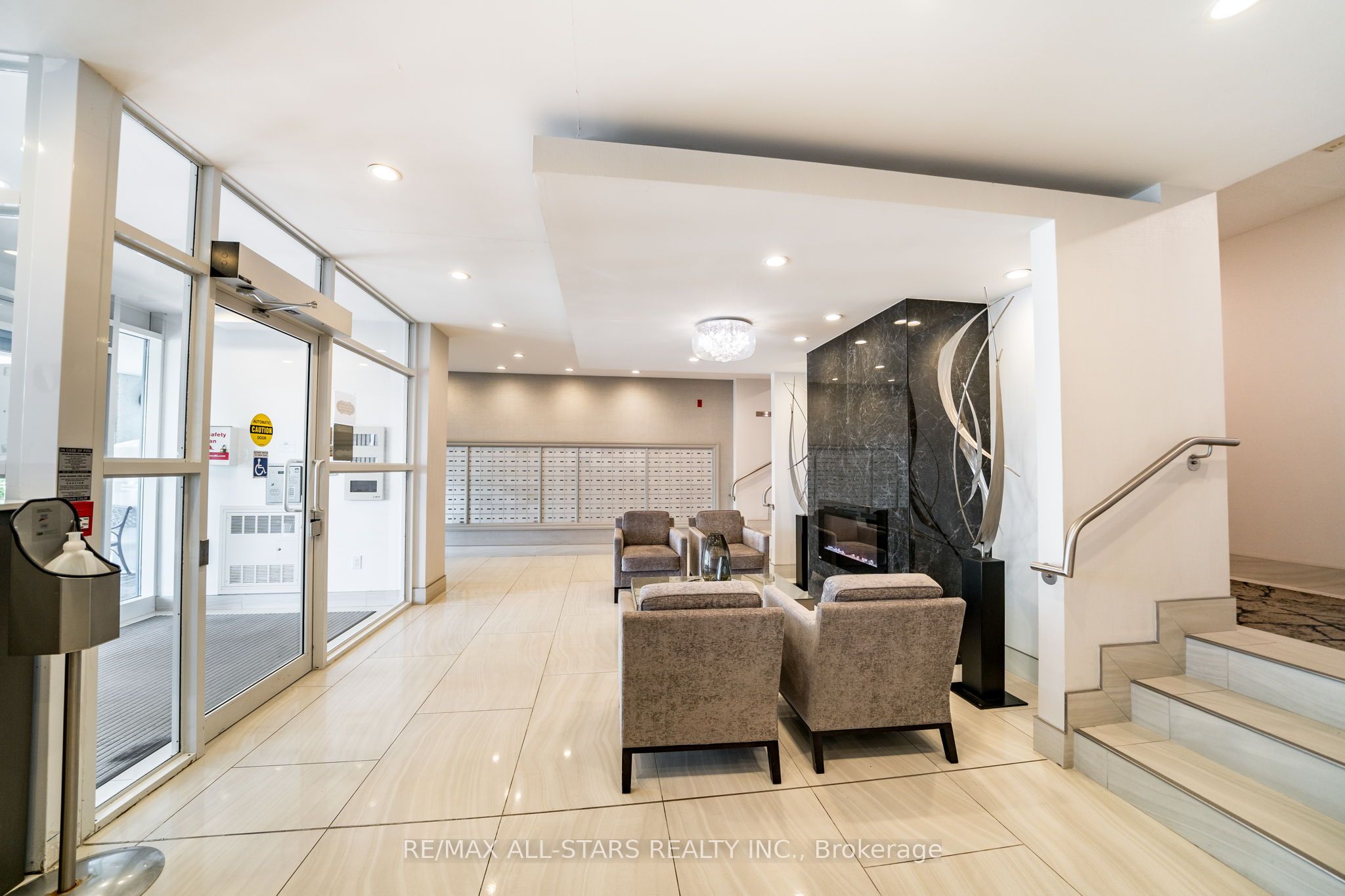 340 Watson Street W, #106