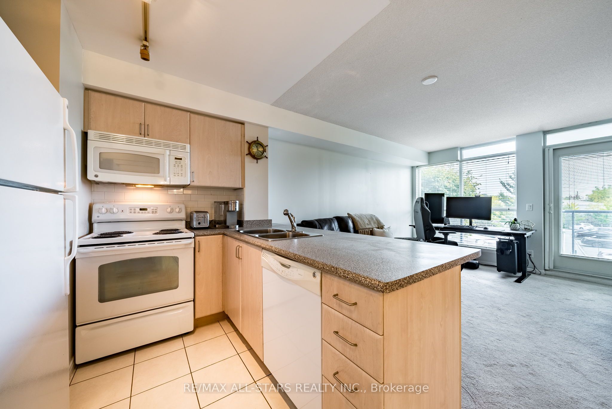 340 Watson Street W, #106